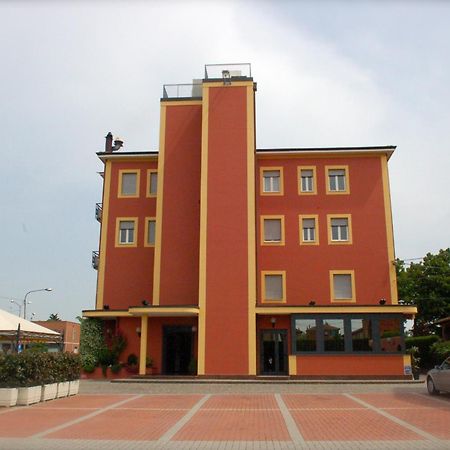 Hotel Aquila Castelfranco Emilia Bagian luar foto