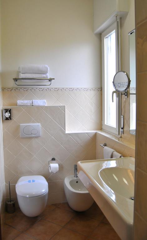 Hotel Aquila Castelfranco Emilia Ruang foto