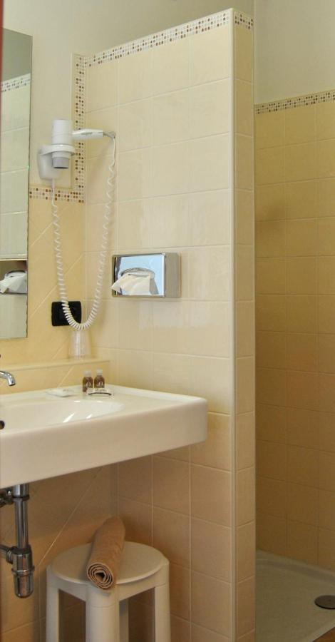 Hotel Aquila Castelfranco Emilia Ruang foto