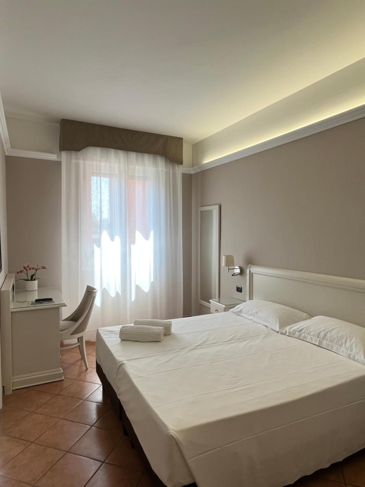 Hotel Aquila Castelfranco Emilia Bagian luar foto
