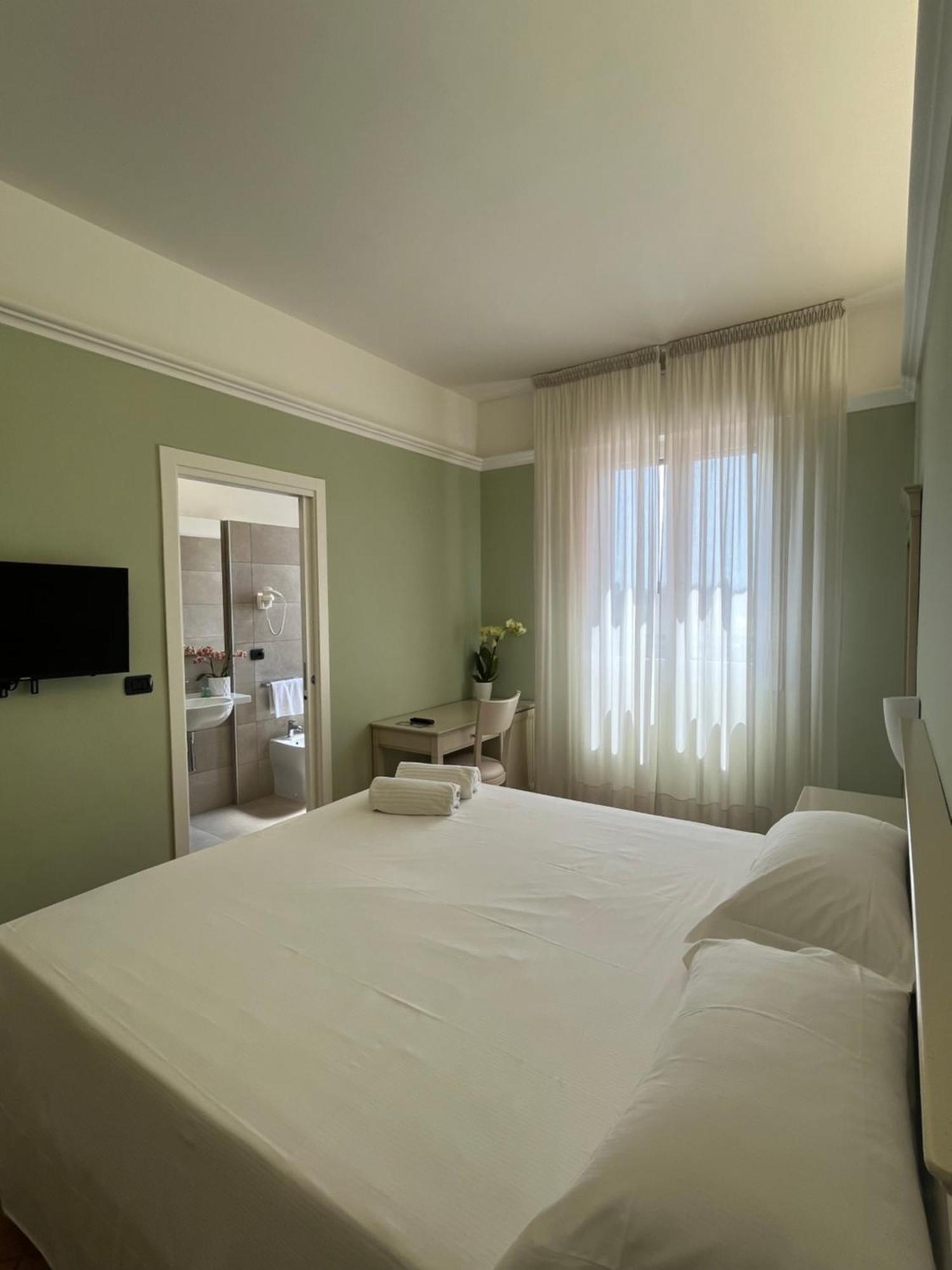 Hotel Aquila Castelfranco Emilia Bagian luar foto
