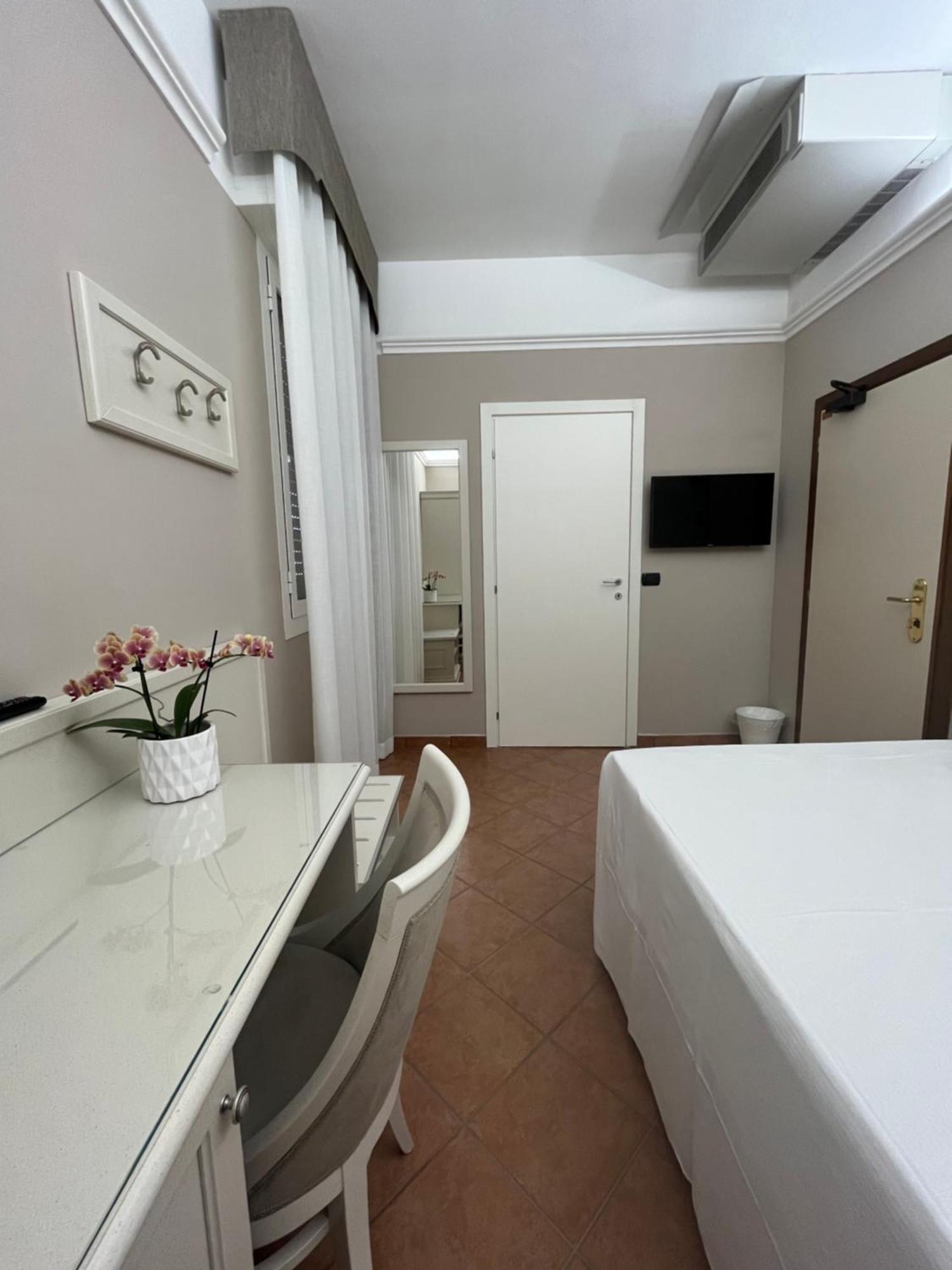 Hotel Aquila Castelfranco Emilia Bagian luar foto