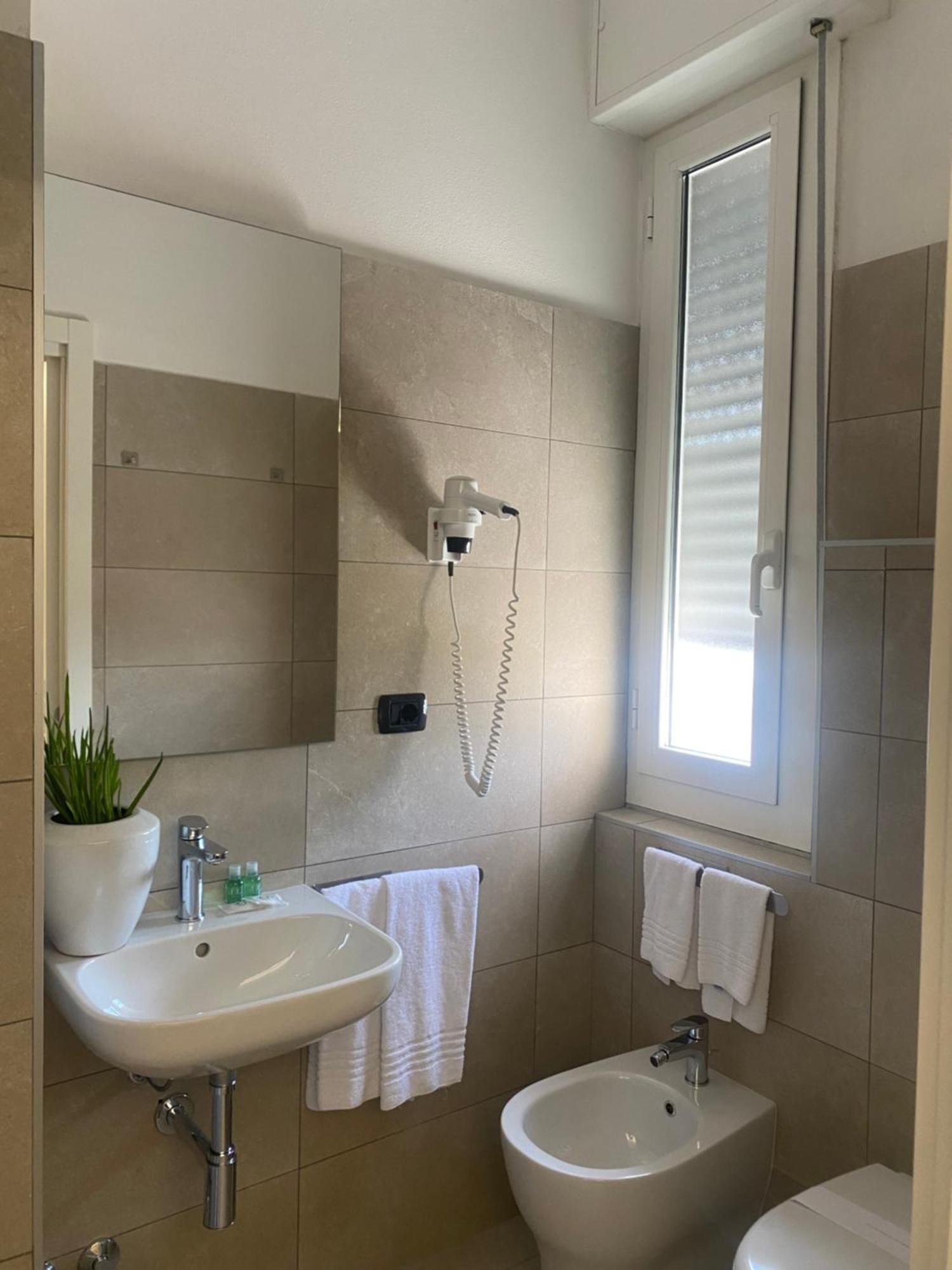 Hotel Aquila Castelfranco Emilia Bagian luar foto
