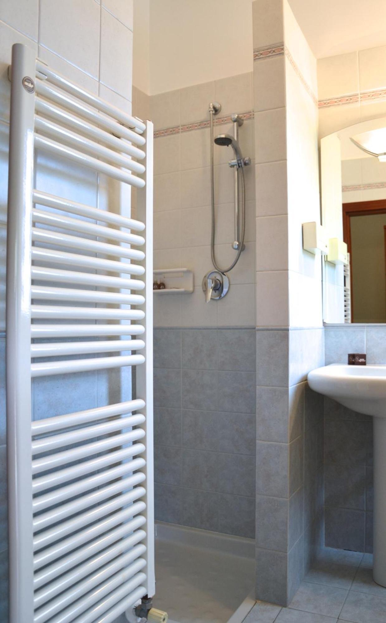 Hotel Aquila Castelfranco Emilia Ruang foto
