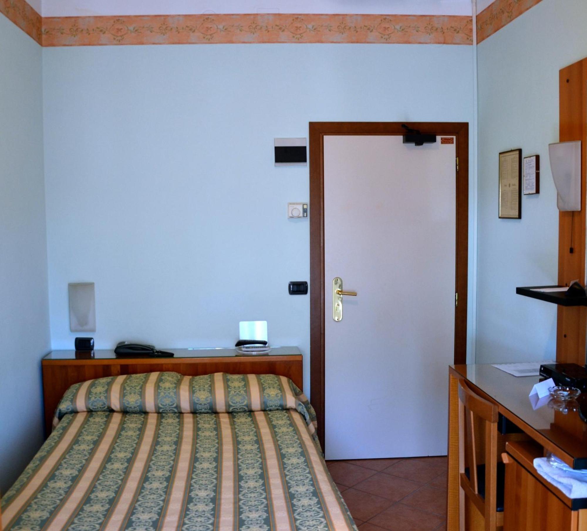 Hotel Aquila Castelfranco Emilia Ruang foto