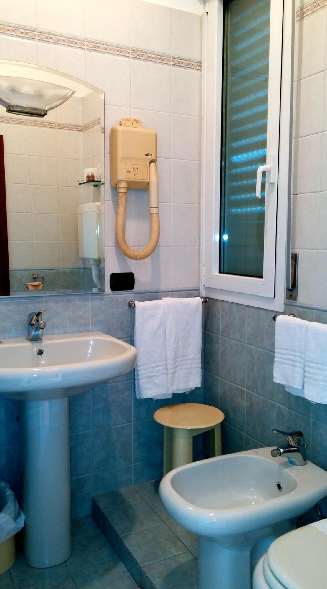 Hotel Aquila Castelfranco Emilia Ruang foto